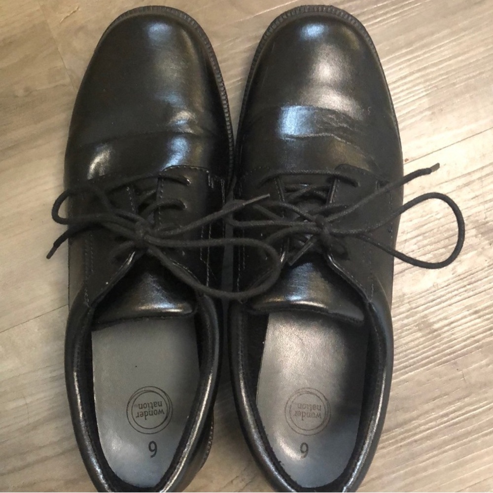 Boys Dress Shoes Black size 6